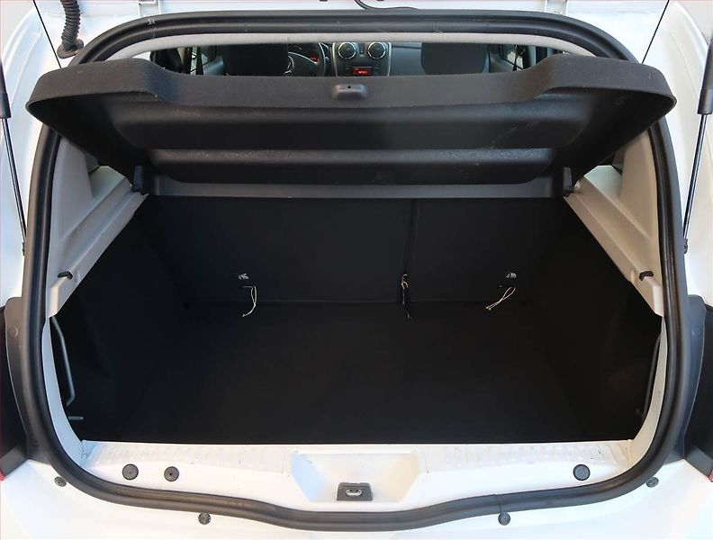 Dacia Sandero (2015) Arctica 1.2 16V, ČR,1.maj - fotka 14 z 14