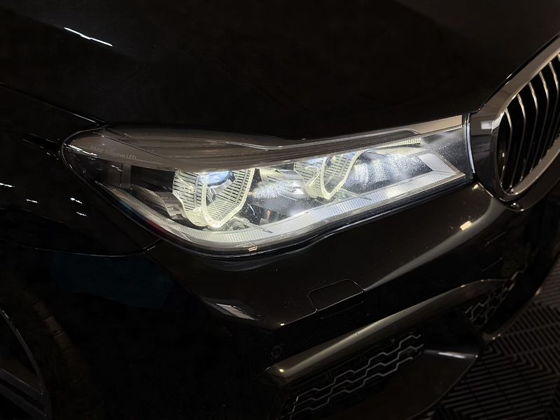 BMW Řada 7 BMW 740d xDrive M-Paket CZ - fotka 13 z 50