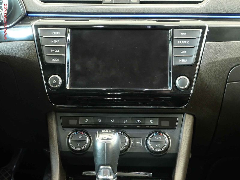 Škoda Superb (2015) 2.0TDi 4x4, ČR, L&K, DSG - fotka 9 z 19
