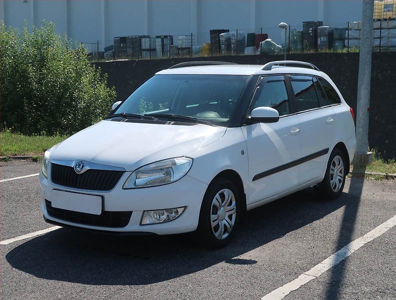 Škoda Fabia (2012) 1.6 TDI, po STK, Tažné - fotka 2 z 14