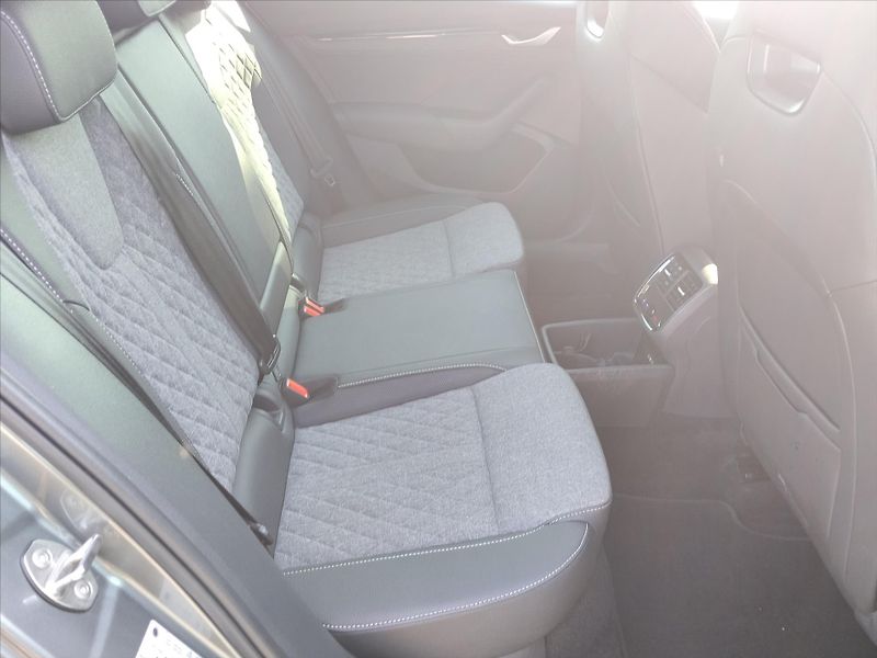 Škoda Octavia 2,0   2,0 TDI 110 KW DSG SPORT - fotka 24 z 36