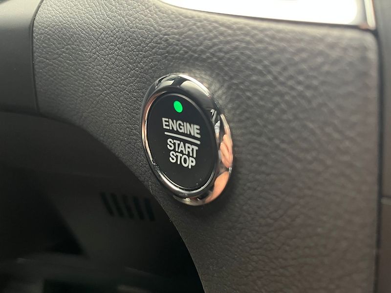 Ford S-MAX 2,5 HEV ST-Line - fotka 66 z 68