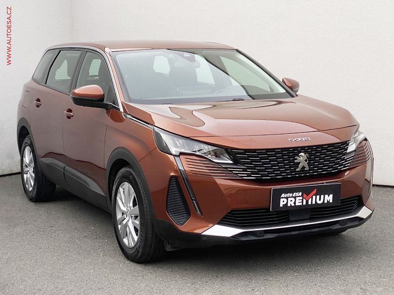 Peugeot 5008 (2023) 1.2, AT - fotka 1 z 3