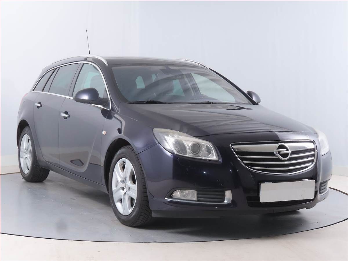 Opel Insignia 2.0 Turbo, Xenony, Tempomat
