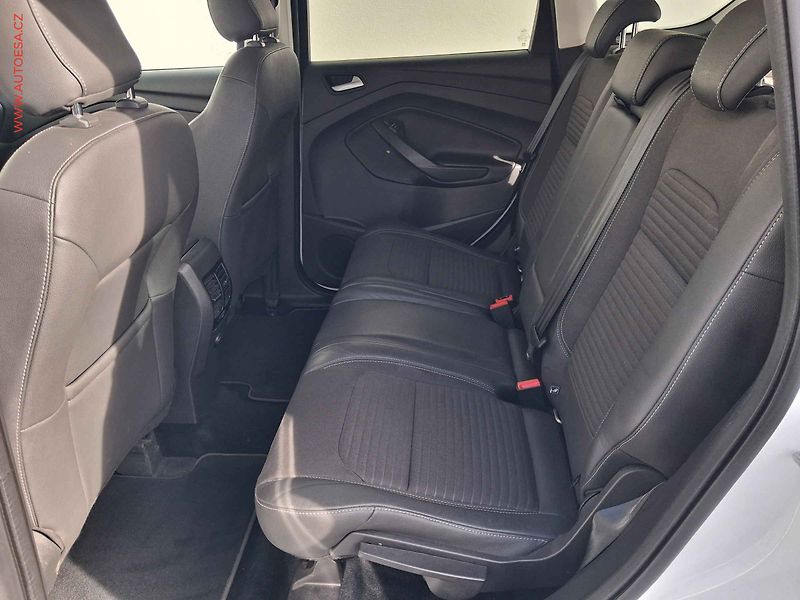 Ford Kuga (2019) 1.5 EB, 1.maj,ČR, Titanium - fotka 10 z 20