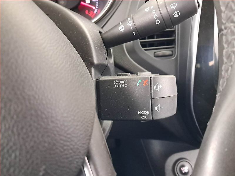 Renault Captur (2019) 0.9 TCe, Navi, Tempomat - fotka 16 z 17