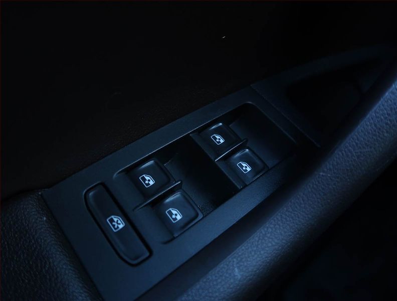 Škoda Octavia (2019) Laurin&Klement 2.0 TDI, 4X4 - fotka 18 z 30