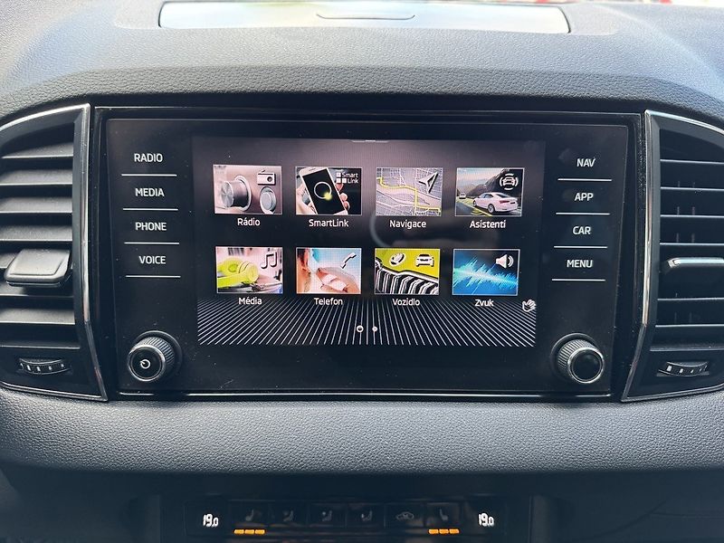 Škoda Karoq (2022) 2.0TDi LED Kamera Smartlink - fotka 13 z 48