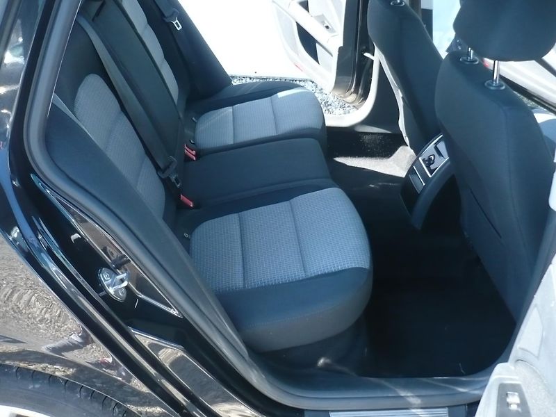 Škoda Superb 2.0TDI 103Kw Serviska DSG Klim - fotka 18 z 29