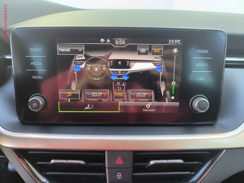 Škoda Scala (2020) 1.5 TSi, ČR, Style, LED - fotka 15 z 23