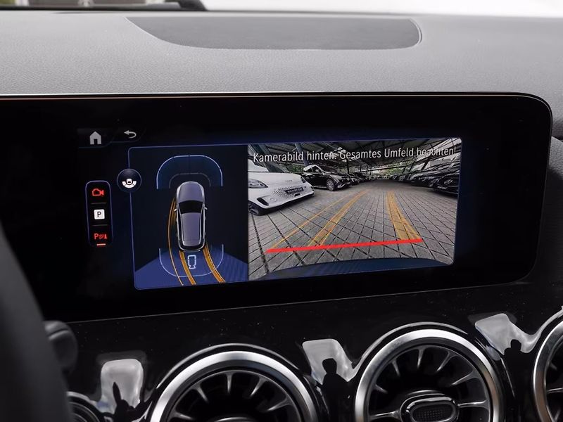 Mercedes-Benz EQA 300 4M Progressive Kam LED Nav - fotka 14 z 16