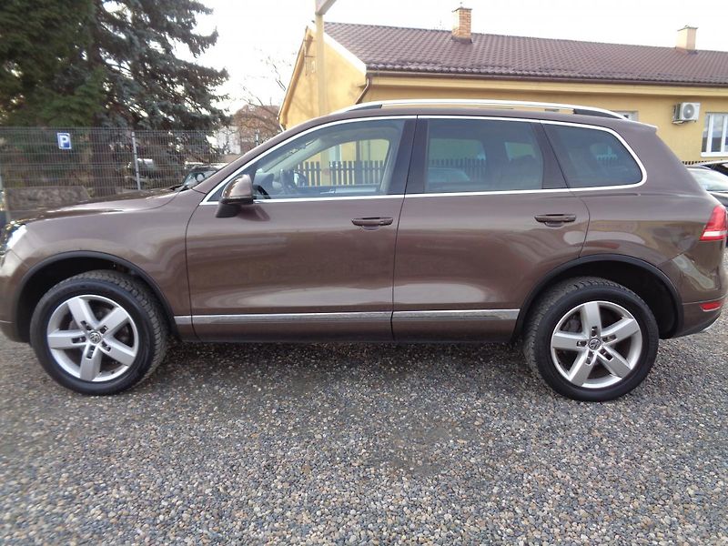 Volkswagen Touareg 3,0 TDI - fotka 8 z 16
