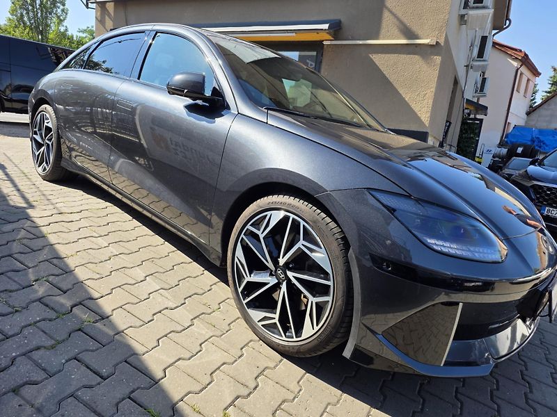 Hyundai Ioniq 6 PANORAMA-4x4-77,4kWh - fotka 5 z 17