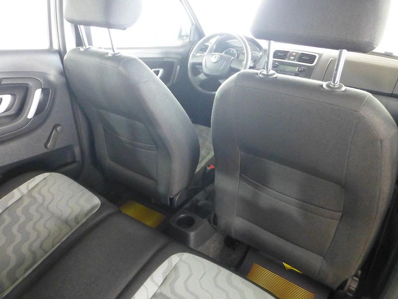 Škoda Fabia (2009) 1,6I-77KW*PARK.S**AC**VYHŘ.SED - fotka 20 z 25