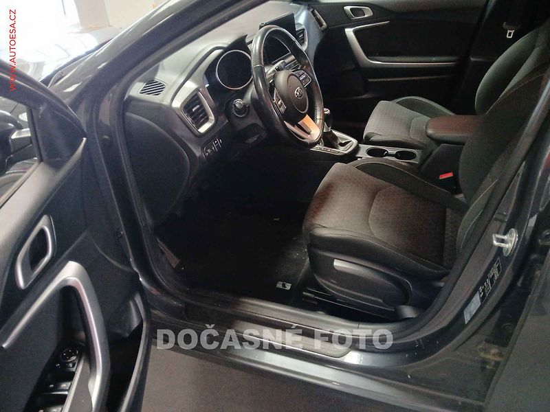 Kia Ceed (2018) 1.6 CRDi, ČR, Navi, kamera - fotka 3 z 3