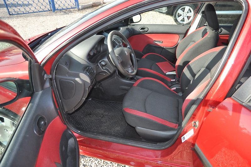 Peugeot 206 SW 1.6HDi 80kW - fotka 6 z 12
