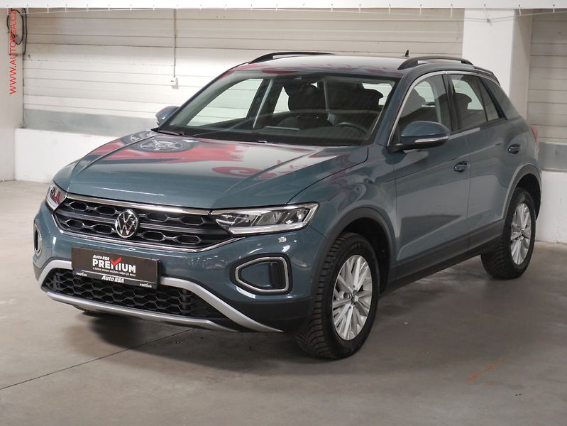 Volkswagen T-Roc (2023) 1.5TSi, 2.maj,ČR, Life, LED - fotka 3 z 25