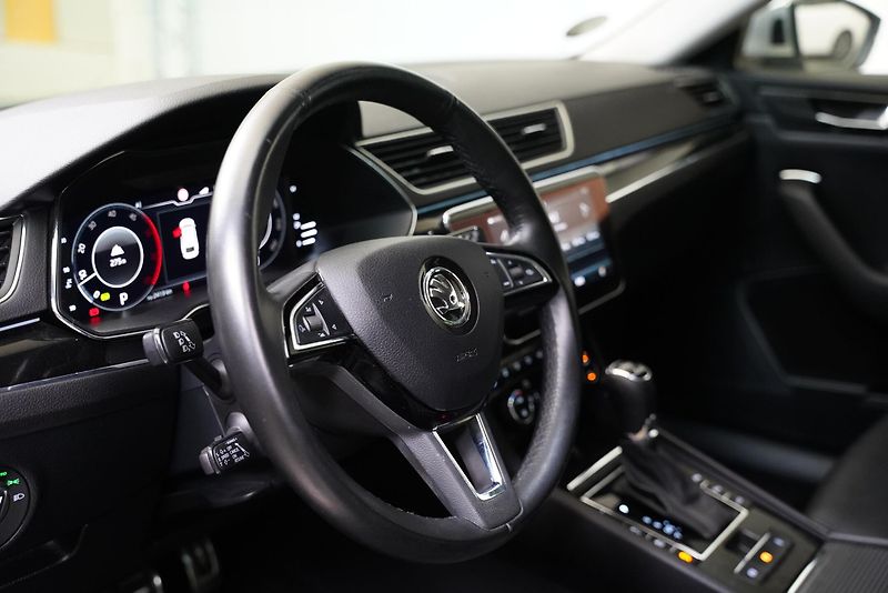 Škoda Superb - fotka 14 z 28