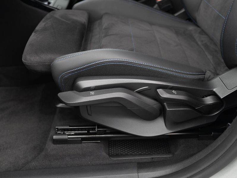 BMW X1 sDrive18i - fotka 21 z 22