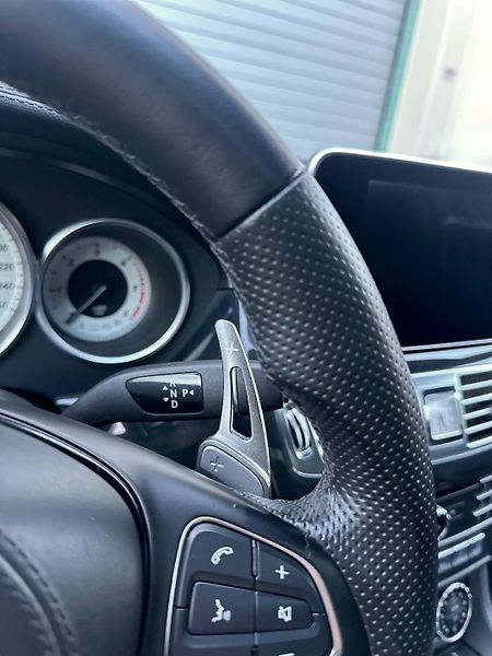 Mercedes-Benz CLS (2016) 350D 3.0 V6 190KW AMGLINE C218 - fotka 25 z 33