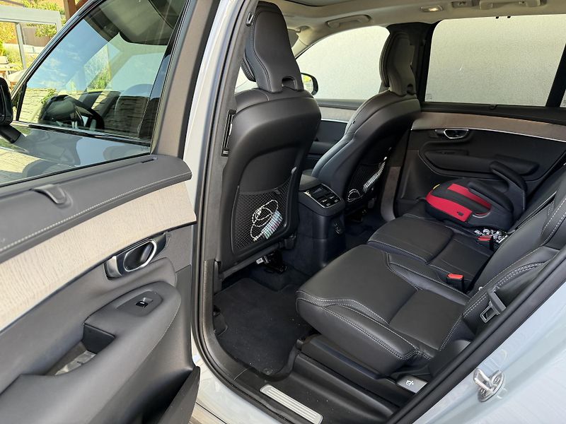 Volvo XC90 (2025) Ultra T8 AWD ULTRA DARK - fotka 7 z 8