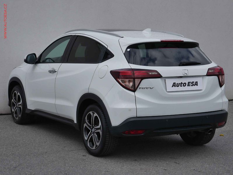 Honda HR-V (2017) 1.5i-VTEC CVT, 2.maj,ČR - fotka 6 z 20