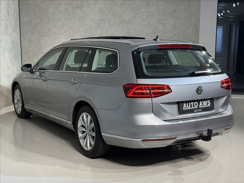 Volkswagen Passat 2,0 TDi  DSG Highline Virtual - fotka 10 z 49