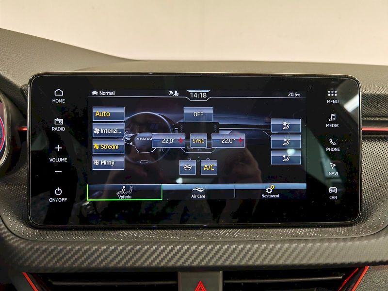 Škoda Kamiq (2025) 1.5 TSI 110 kW DSG Monte Carlo - fotka 15 z 31