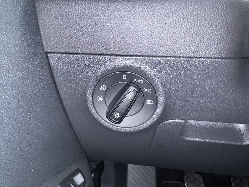 Škoda Karoq (2020) 1.5TSi LED Navi Kamera Tažné Z - fotka 8 z 47