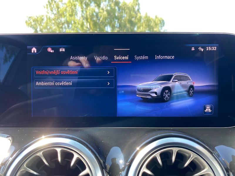 Mercedes-Benz EQB (2025) 300 4MATIC - fotka 15 z 23