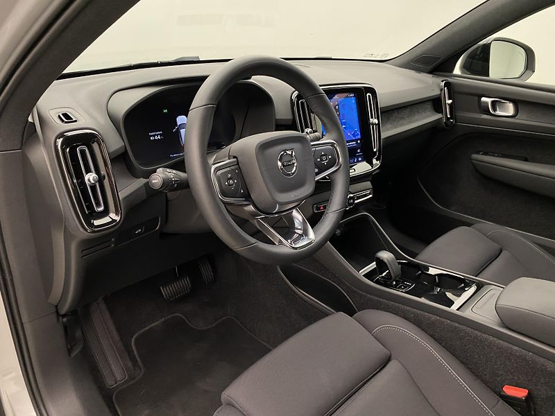 Volvo XC40 PURE ELECTRIC RECHARGE PLUS CZ - fotka 4 z 52