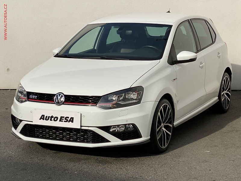 Volkswagen Polo (2015) 1.8 TSi, GTi, DSG, LED, navi - fotka 3 z 18