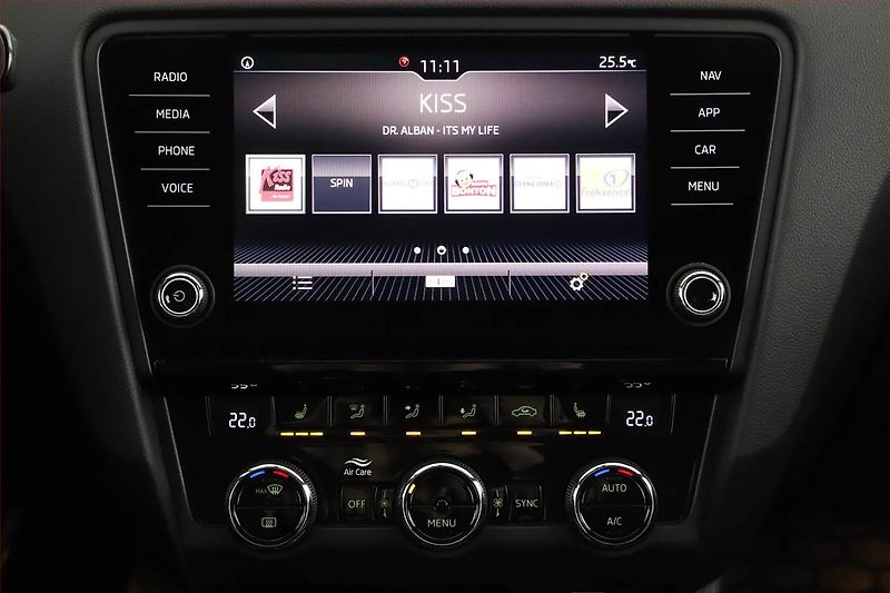 Škoda Octavia (2019) 1.5 TSI, Navi, Tempomat - fotka 13 z 17