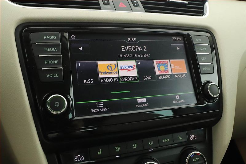 Škoda Octavia (2016) 1.4 TSI, Navi, Bi-Xenony - fotka 14 z 19