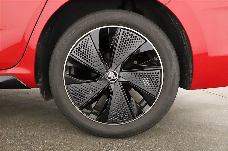 Škoda Scala (2025) 1.0 TSI, MONTE CARLO, AUTOMAT - fotka 20 z 20