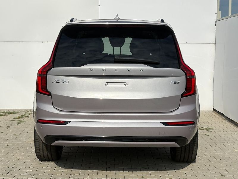 Volvo XC90 Plus Dark T8 299kW - fotka 7 z 27