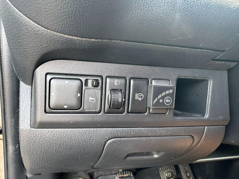 Nissan Note (2006) 1,4i 65 KW LPG - fotka 24 z 46