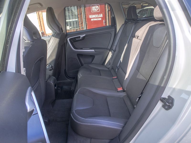 Volvo XC60 (2011) ČR 2.0D 120KW – TAŽNÝ - fotka 37 z 54