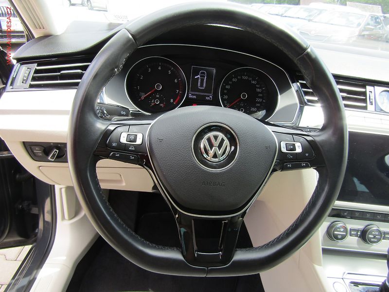 Volkswagen Passat (2018) 1.4TSi, DSG, výhřev sed. - fotka 16 z 19
