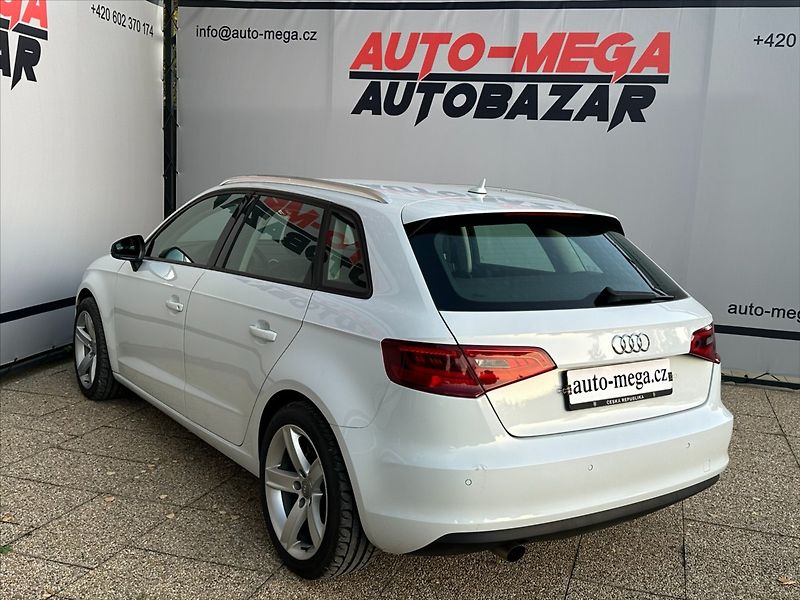 Audi A3 1,6 81kW  Sportback - fotka 8 z 45
