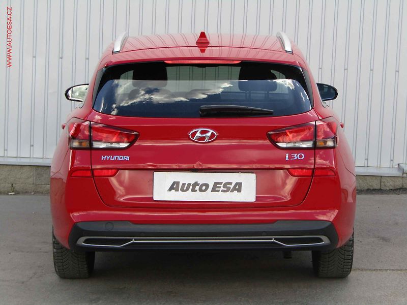 Hyundai i30 (2023) 1.0 T-GDi, ČR, Smart, LED - fotka 5 z 21