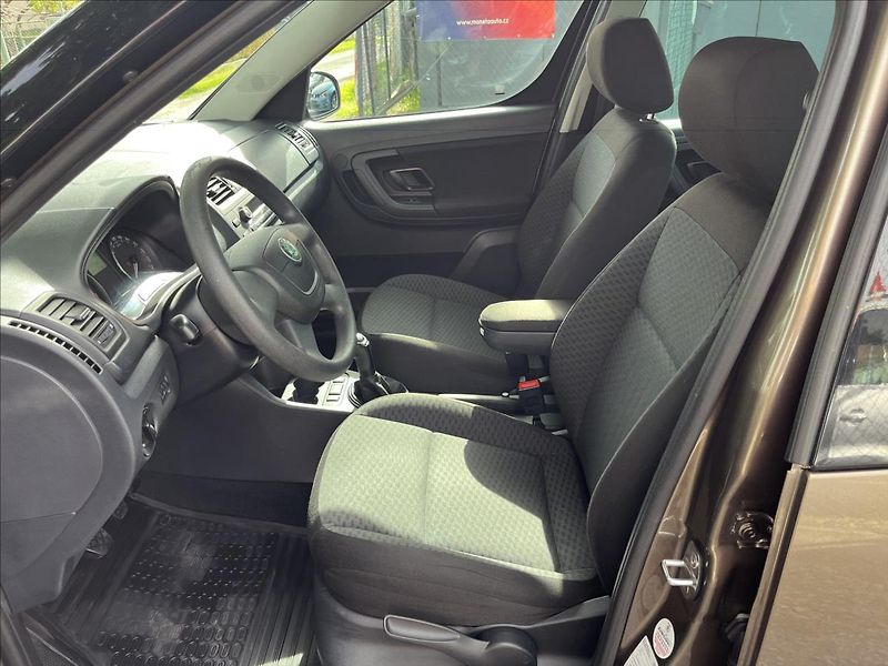 Škoda Roomster 1,2 TSi  Vyhřev,Senzory,ALU - fotka 11 z 50