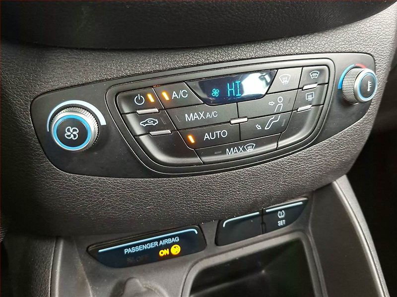 Ford Tourneo Courier (2017) Trend 1.0 EcoBoost, 5Míst, ČR - fotka 14 z 17