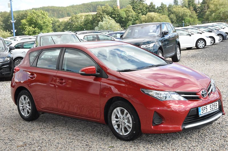 Toyota Auris 1.33VVT-i 73kW - fotka 2 z 11