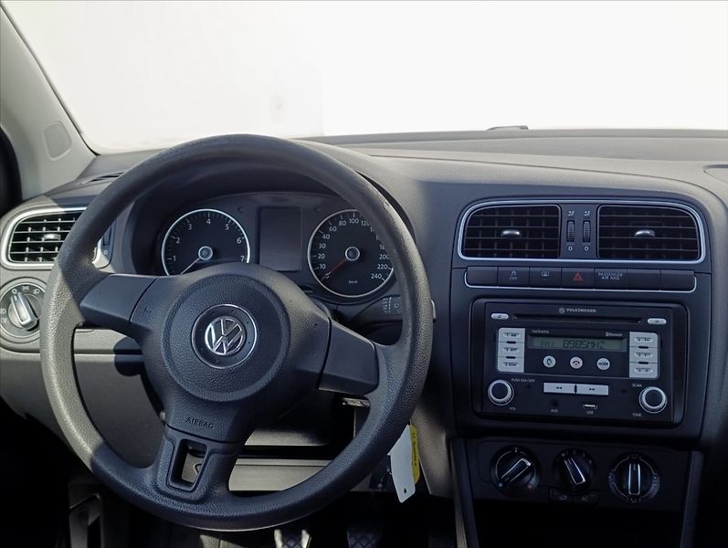 Volkswagen Polo 1,2 i Klimatizace - fotka 16 z 31