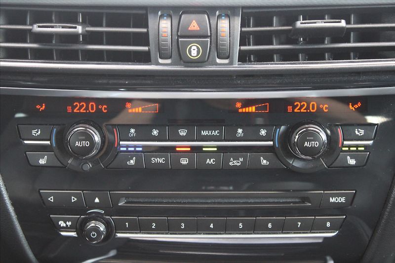 BMW X6 xDrive 30d M PAKET HEAD UP - fotka 19 z 23