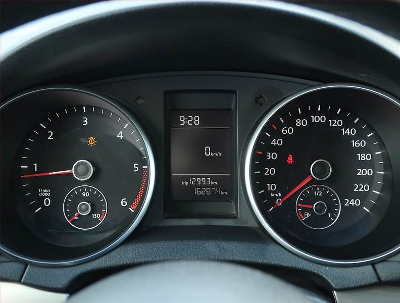 Volkswagen Golf (2009) 2.0 TDI, Serv.kniha, po STK - fotka 11 z 16
