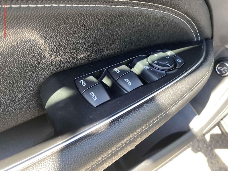 Opel Insignia (2019) 2.0 CDTI, autoAC - fotka 13 z 17
