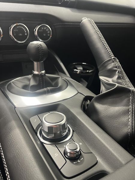 Mazda MX-5 (2026) 1.5L G132 6MT RWD Exclusive  - fotka 10 z 17