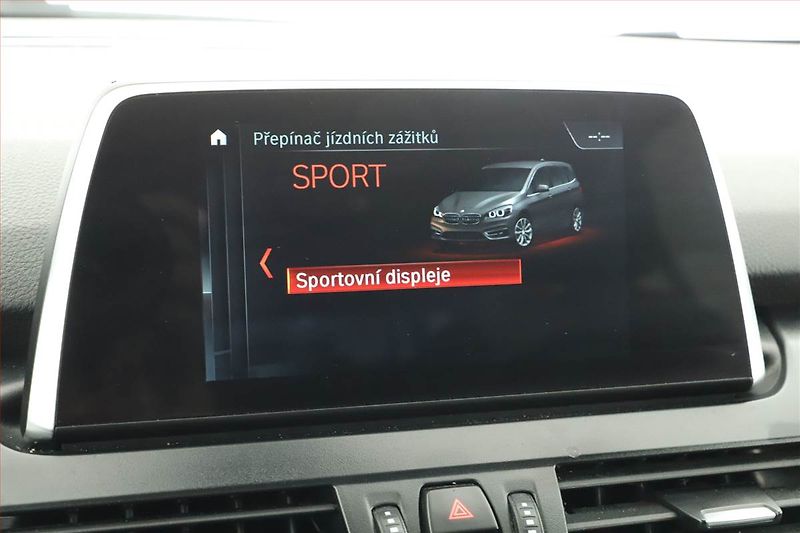 BMW Řada 2 (2020) 218i Gran Tourer, Automat - fotka 14 z 23